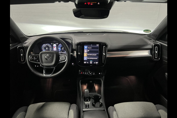 Volvo XC40 1.5 T4 Plug-in hybrid Core Bright Adapt. cruise | Stuur-/stoelverwarming | Achteruitrij camera | Dode hoek assistent | Carplay