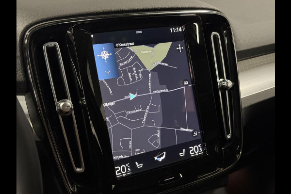 Volvo XC40 1.5 T4 Plug-in hybrid Core Bright Adapt. cruise | Stuur-/stoelverwarming | Achteruitrij camera | Dode hoek assistent | Carplay