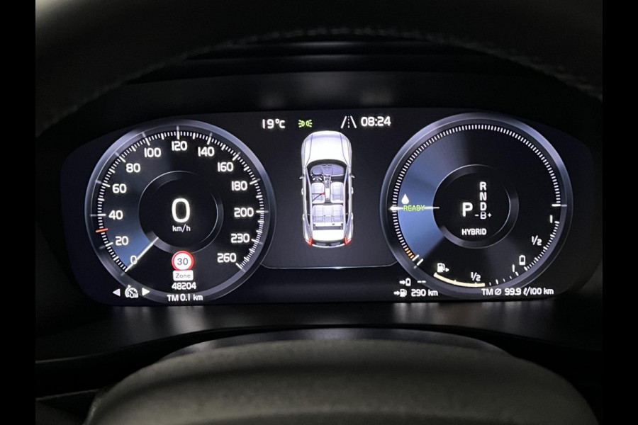 Volvo XC40 1.5 T4 Plug-in hybrid Core Bright Adapt. cruise | Stuur-/stoelverwarming | Achteruitrij camera | Dode hoek assistent | Carplay