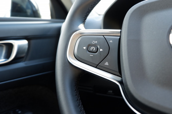 Volvo XC40 2.0 B3 Core Mild-Hybrid / INCL. Fabrieks-garantie / Verkoopklaar