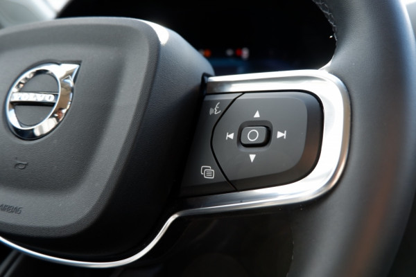 Volvo XC40 2.0 B3 Core Mild-Hybrid / INCL. Fabrieks-garantie / Verkoopklaar