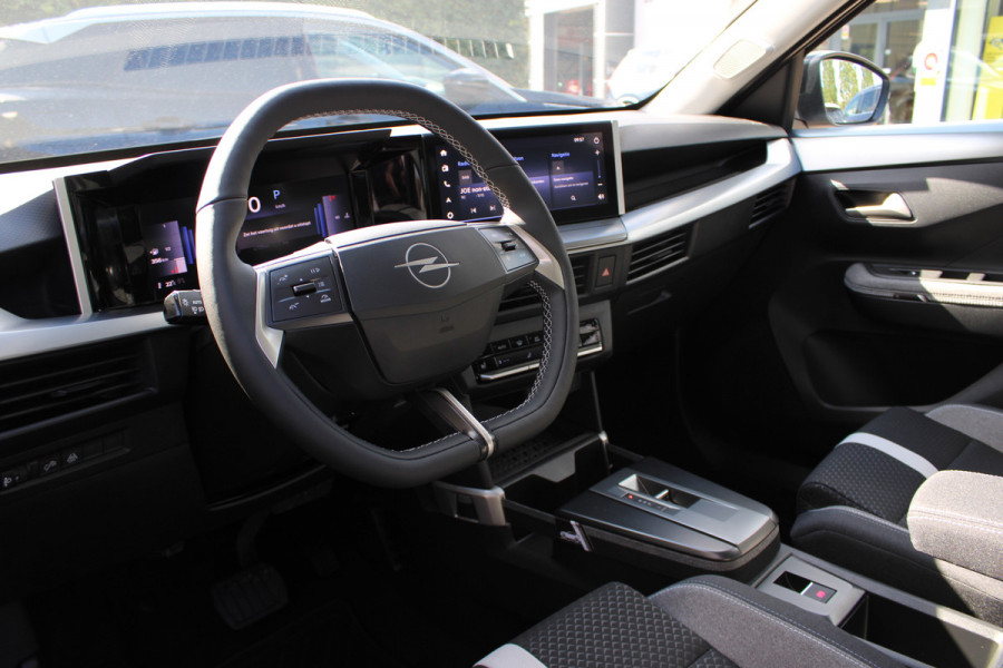 Opel Frontera 1.2 Turbo Hybrid Ultimate 5P | Keyless | Camera | Navigatie | BLIS | Winterpack