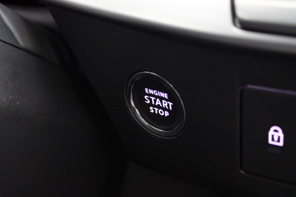 Opel Frontera 1.2 Turbo Hybrid Ultimate 5P | Keyless | Camera | Navigatie | BLIS | Winterpack