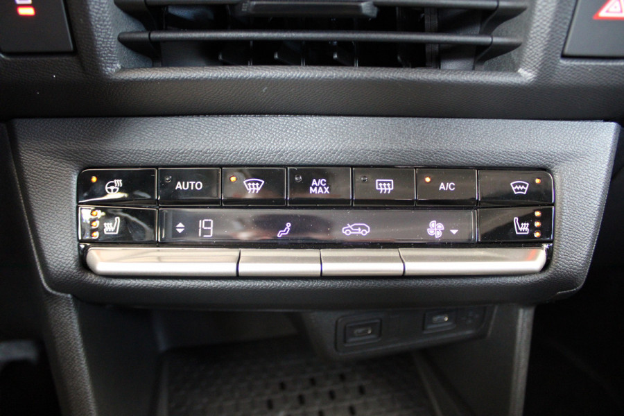Opel Frontera 1.2 Turbo Hybrid Ultimate 5P | Keyless | Camera | Navigatie | BLIS | Winterpack