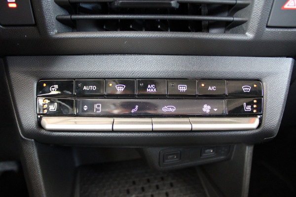 Opel Frontera 1.2 Turbo Hybrid Ultimate 5P | Keyless | Camera | Navigatie | BLIS | Winterpack