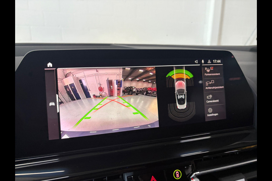 BMW 8 Serie 840i High Executive*Stoelverwarming*Memory*Camera*H&K*