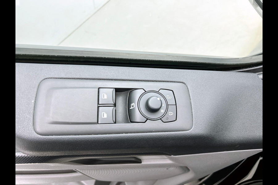 Ford Transit Custom 300 2.0 TDCI L2H1 Trend Nieuw Model Automaat Ford Transit Custom 300 2.0 TDCI L2H1 Trend NM Automaat Airco Navi Cruise PDC Camera