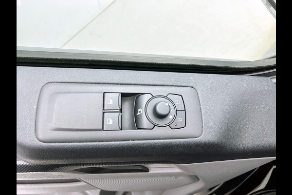 Ford Transit Custom 300 2.0 TDCI L2H1 Trend Nieuw Model Automaat Ford Transit Custom 300 2.0 TDCI L2H1 Trend NM Automaat Airco Navi Cruise PDC Camera