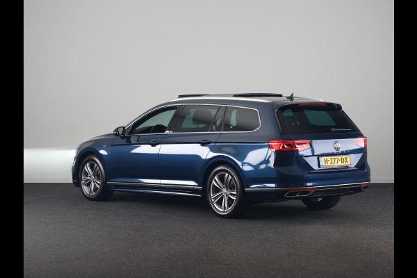 Volkswagen Passat Variant 1.5 TSI Elegance Business R 150PK | Automaat (DSG) | Panoramadak | Camera | Navigatie | 17 " Velgen + All Season | Half lederen interieur | Elek. Achterklep |