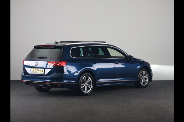 Volkswagen Passat Variant 1.5 TSI Elegance Business R 150PK | Automaat (DSG) | Panoramadak | Camera | Navigatie | 17 " Velgen + All Season | Half lederen interieur | Elek. Achterklep |