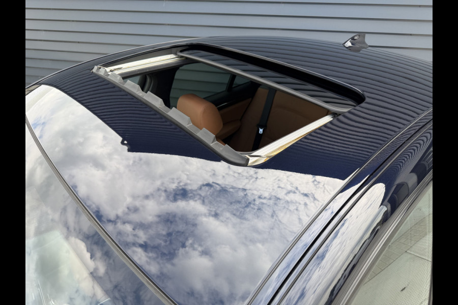 BMW X4 xDrive28i High Executive M Sport Edition | Panorama dak | Head- Up | Camera | Memory Stoelen