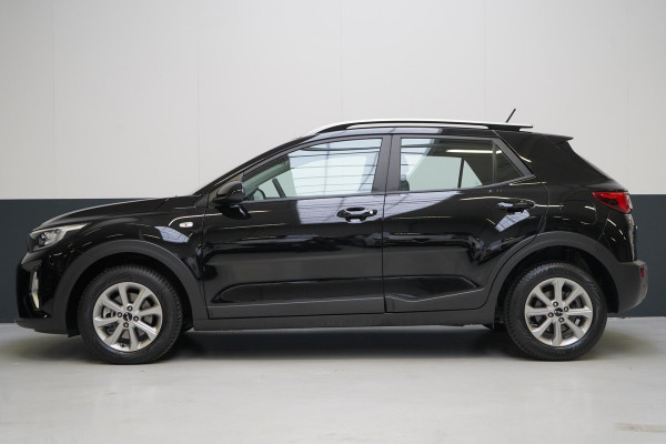 Kia Stonic 1.0 T-GDi 120pk MHEV DynamicLine | Carplay | Trekhaak | All-seasonbanden | Camera | Cruise control