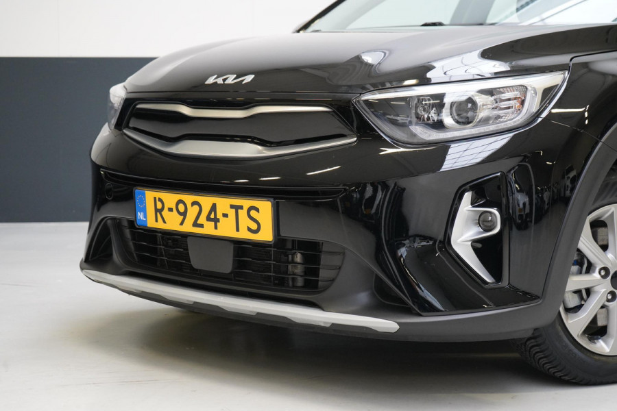 Kia Stonic 1.0 T-GDi 120pk MHEV DynamicLine | Carplay | Trekhaak | All-seasonbanden | Camera | Cruise control