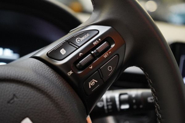 Kia Stonic 1.0 T-GDi 120pk MHEV DynamicLine | Carplay | Trekhaak | All-seasonbanden | Camera | Cruise control