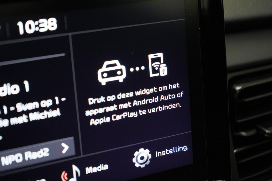Kia Stonic 1.0 T-GDi 120pk MHEV DynamicLine | Carplay | Trekhaak | All-seasonbanden | Camera | Cruise control