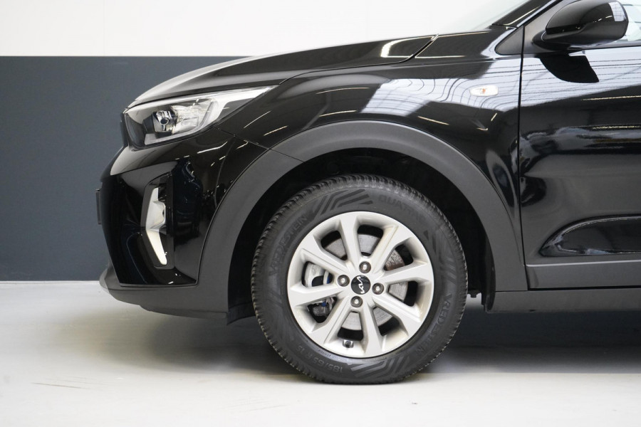 Kia Stonic 1.0 T-GDi 120pk MHEV DynamicLine | Carplay | Trekhaak | All-seasonbanden | Camera | Cruise control