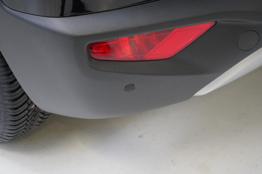 Kia Stonic 1.0 T-GDi 120pk MHEV DynamicLine | Carplay | Trekhaak | All-seasonbanden | Camera | Cruise control