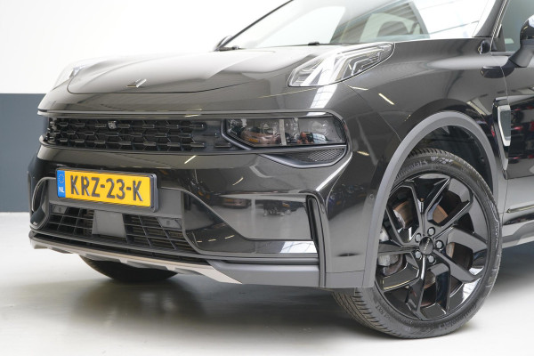Lynk & Co 01 1.5 | Zwart optiek | 360 camera | Panoramadak | Navigatie | Memory | Apple CarPlay
