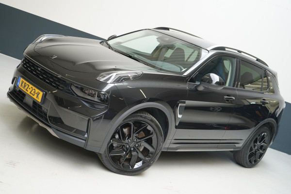 Lynk & Co 01 1.5 | Zwart optiek | 360 camera | Panoramadak | Navigatie | Memory | Apple CarPlay