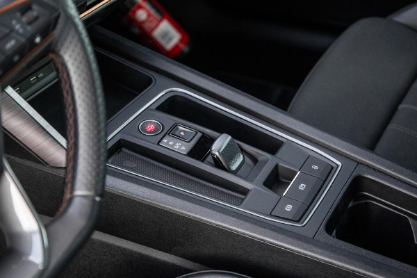 CUPRA Leon 1.4i Plug-In Hybrid SPORTSTOURER / CARPLAY / CAMERA / KUIP STOELEN / PERFECT ONDERHOUDEN