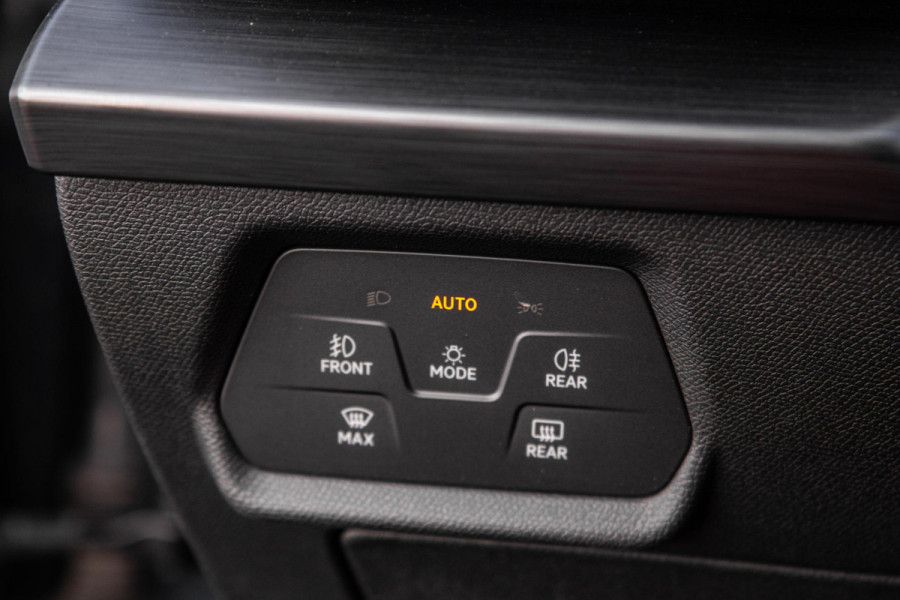 CUPRA Leon 1.4i Plug-In Hybrid SPORTSTOURER / CARPLAY / CAMERA / KUIP STOELEN / PERFECT ONDERHOUDEN