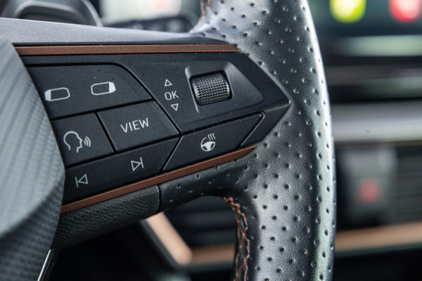 CUPRA Leon 1.4i Plug-In Hybrid SPORTSTOURER / CARPLAY / CAMERA / KUIP STOELEN / PERFECT ONDERHOUDEN