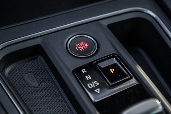 CUPRA Leon 1.4i Plug-In Hybrid SPORTSTOURER / CARPLAY / CAMERA / KUIP STOELEN / PERFECT ONDERHOUDEN