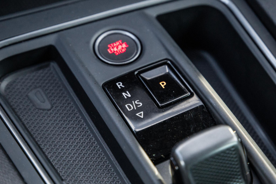 CUPRA Leon 1.4i Plug-In Hybrid SPORTSTOURER / CARPLAY / CAMERA / KUIP STOELEN / PERFECT ONDERHOUDEN