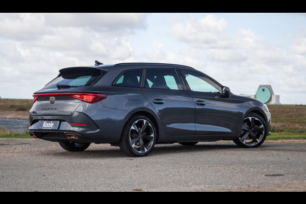 CUPRA Leon 1.4i Plug-In Hybrid SPORTSTOURER / CARPLAY / CAMERA / KUIP STOELEN / PERFECT ONDERHOUDEN