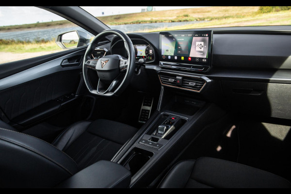 CUPRA Leon 1.4i Plug-In Hybrid SPORTSTOURER / CARPLAY / CAMERA / KUIP STOELEN / PERFECT ONDERHOUDEN