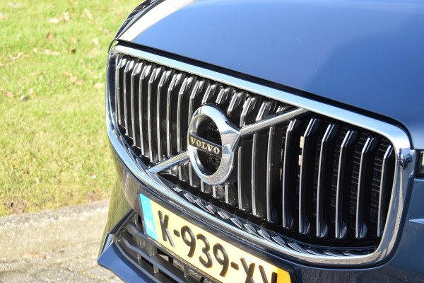 Volvo XC60 T6 AWD 340PK Plug-in Hybrid Business Pro | Trekhaak | Luchtvering | Camera |  Panodak | 19" LMV | Stoelverwarming