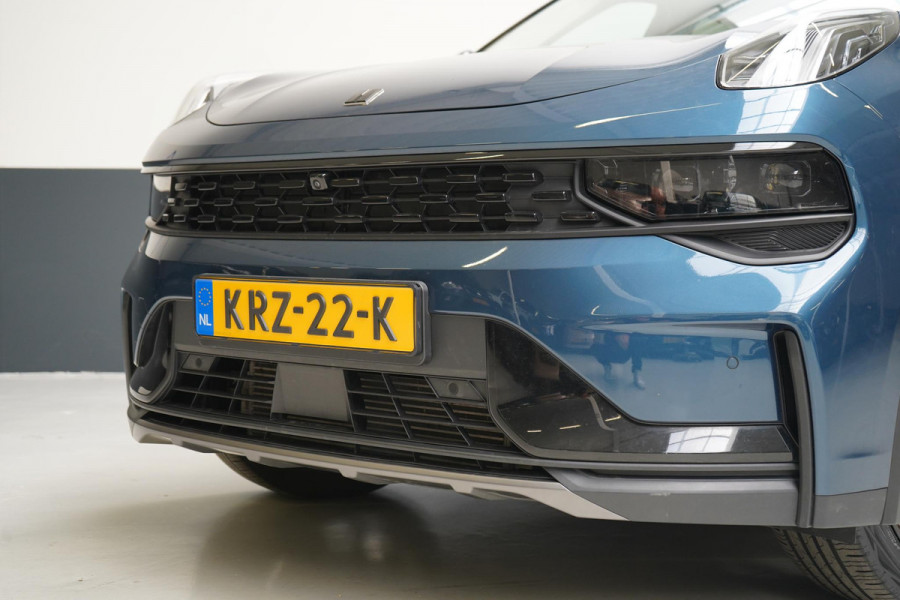 Lynk & Co 01 1.5 | Zwart optiek | 360 camera | Panoramadak | Navigatie | Memory | Apple CarPlay