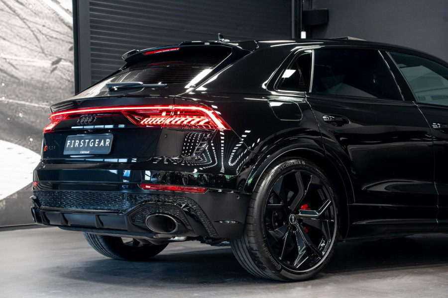 Audi RS Q8 4.0 TFSI quattro *Bang & Olufsen / Panorama / AWD-besturing / Keramisch / RS-Sportuitlaat / Standverwarming / Soft-Close*