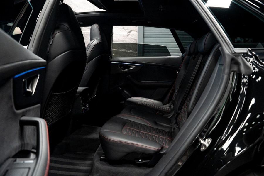 Audi RS Q8 4.0 TFSI quattro *Bang & Olufsen / Panorama / AWD-besturing / Keramisch / RS-Sportuitlaat / Standverwarming / Soft-Close*