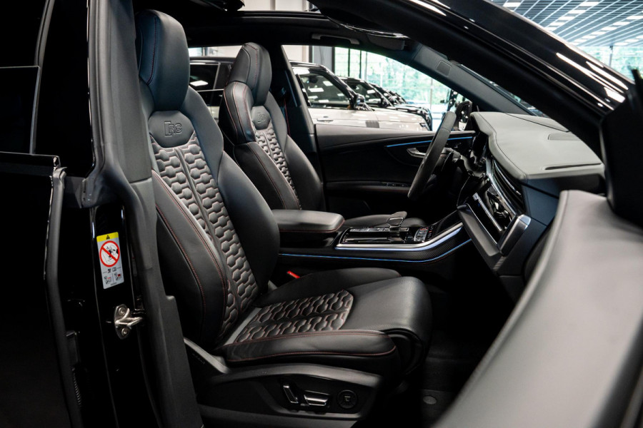 Audi RS Q8 4.0 TFSI quattro *Bang & Olufsen / Panorama / AWD-besturing / Keramisch / RS-Sportuitlaat / Standverwarming / Soft-Close*