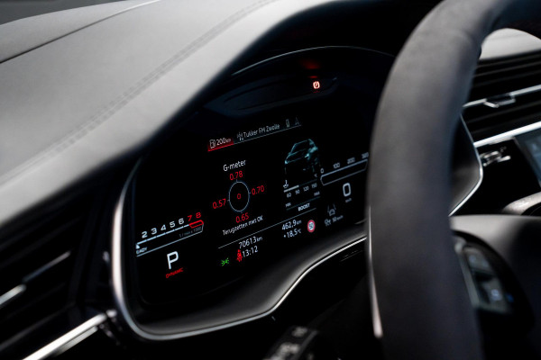 Audi RS Q8 4.0 TFSI quattro *Bang & Olufsen / Panorama / AWD-besturing / Keramisch / RS-Sportuitlaat / Standverwarming / Soft-Close*