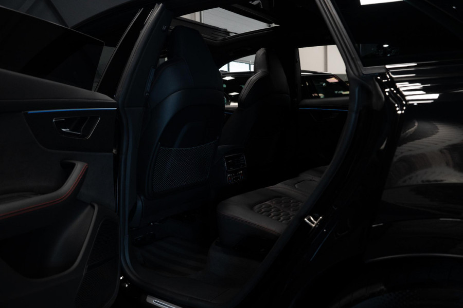 Audi RS Q8 4.0 TFSI quattro *Bang & Olufsen / Panorama / AWD-besturing / Keramisch / RS-Sportuitlaat / Standverwarming / Soft-Close*
