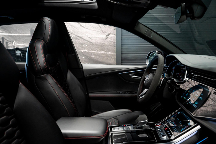 Audi RS Q8 4.0 TFSI quattro *Bang & Olufsen / Panorama / AWD-besturing / Keramisch / RS-Sportuitlaat / Standverwarming / Soft-Close*