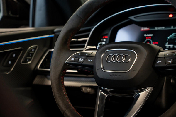 Audi RS Q8 4.0 TFSI quattro *Bang & Olufsen / Panorama / AWD-besturing / Keramisch / RS-Sportuitlaat / Standverwarming / Soft-Close*