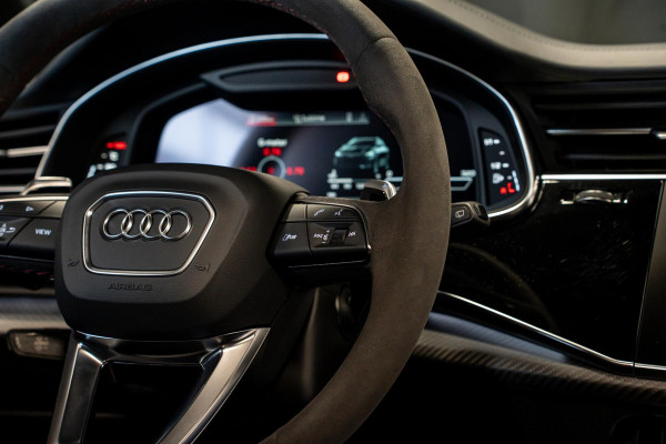 Audi RS Q8 4.0 TFSI quattro *Bang & Olufsen / Panorama / AWD-besturing / Keramisch / RS-Sportuitlaat / Standverwarming / Soft-Close*