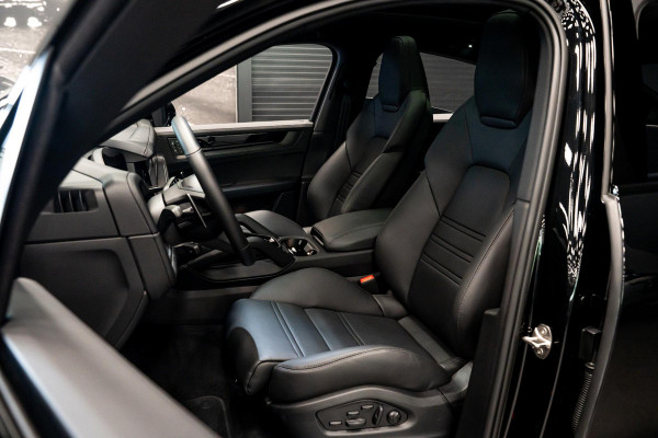 Porsche Cayenne Coupé 3.0 E-Hybrid Black Edition *BOSE / Panorama / Sport-Chrono / HUD / Keyless / Soft-close*