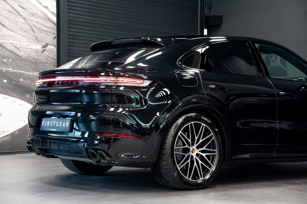 Porsche Cayenne Coupé 3.0 E-Hybrid Black Edition *BOSE / Panorama / Sport-Chrono / HUD / Keyless / Soft-close*