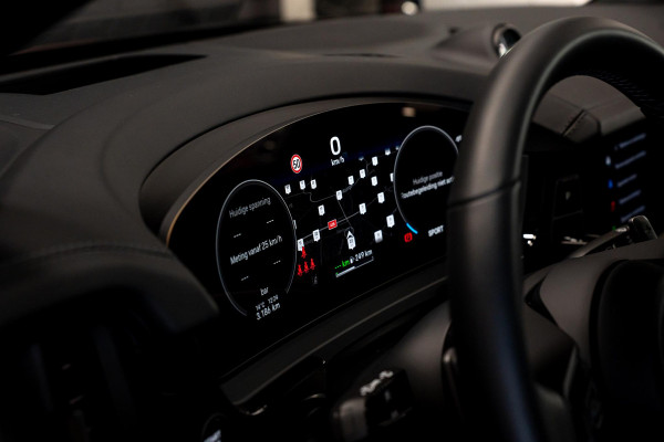Porsche Cayenne Coupé 3.0 E-Hybrid Black Edition *BOSE / Panorama / Sport-Chrono / HUD / Keyless / Soft-close*