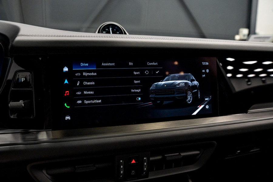 Porsche Cayenne Coupé 3.0 E-Hybrid Black Edition *BOSE / Panorama / Sport-Chrono / HUD / Keyless / Soft-close*
