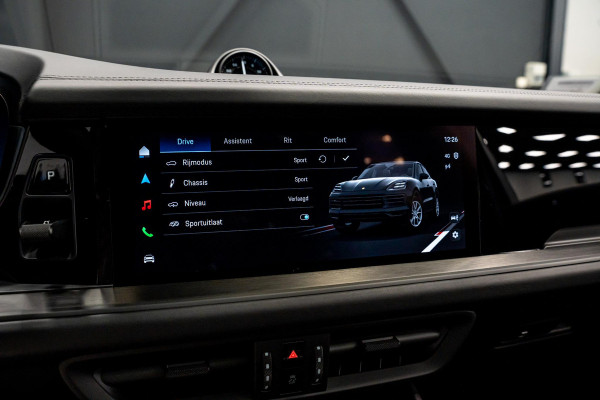 Porsche Cayenne Coupé 3.0 E-Hybrid Black Edition *BOSE / Panorama / Sport-Chrono / HUD / Keyless / Soft-close*