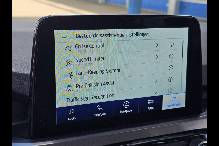 Ford Kuga 2.5 PHEV Titanium 225 pk | Stoelverwarming | Adaptive cruise control | Achteruitrijcamera | Automatisch inparkeren | Nette auto!