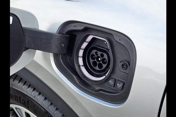 Ford Kuga 2.5 PHEV Titanium 225 pk | Stoelverwarming | Adaptive cruise control | Achteruitrijcamera | Automatisch inparkeren | Nette auto!