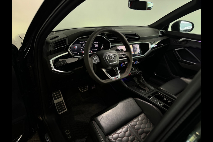 Audi RSQ3 Sportback 2.5 TFSI RS Pano|B&O|Trekhaak|360|Memory|Sfeer