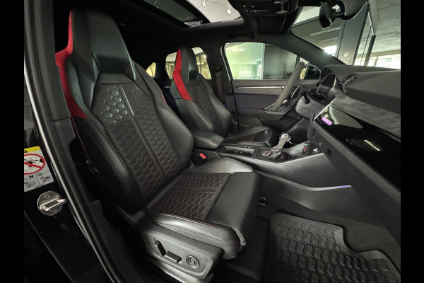 Audi RSQ3 Sportback 2.5 TFSI RS Pano|B&O|Trekhaak|360|Memory|Sfeer