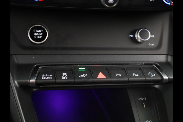 Audi Q3 Sportback 45 TFSI e S Edition 245pk | Navigatie | Elektrisch verstelbare voorstoelen | Sonos Audio | Adaptieve cruise controle | Stoelverwarming | S-line interieur